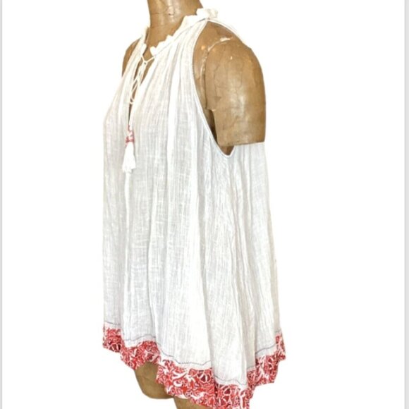 Free People White Gauze Tunic Top Red Floral Ruffle Hem XS Tassel Tie 294G - Picture 4 of 9